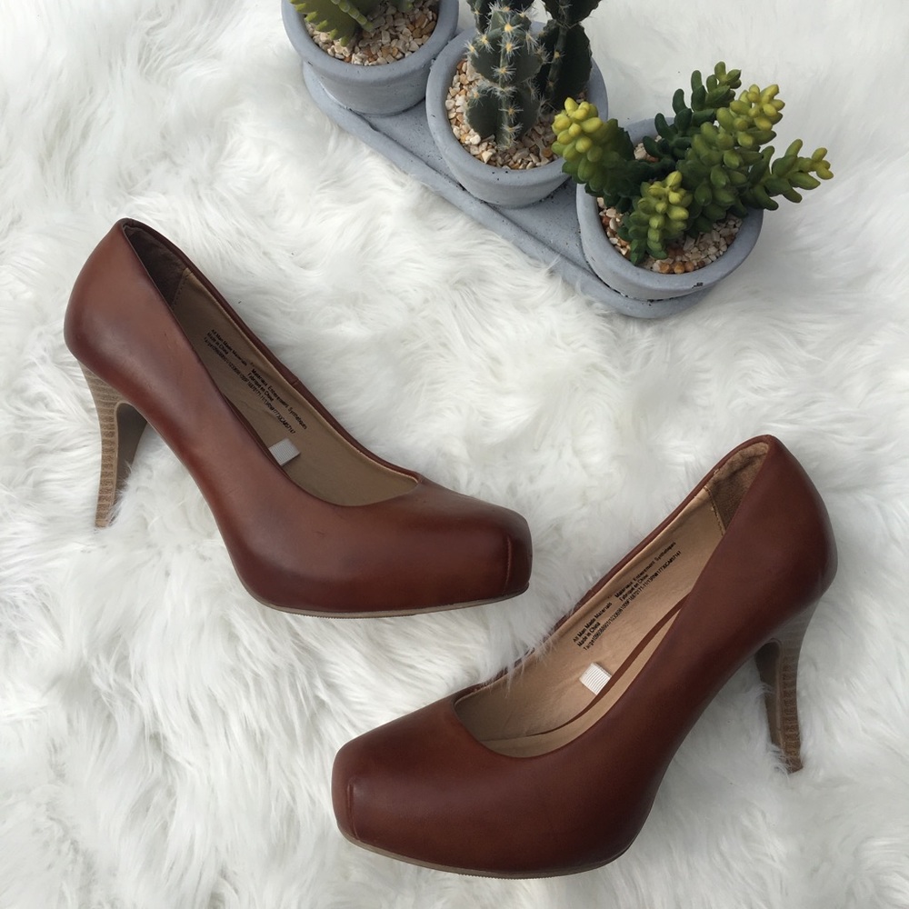 Brown heels size 7.5